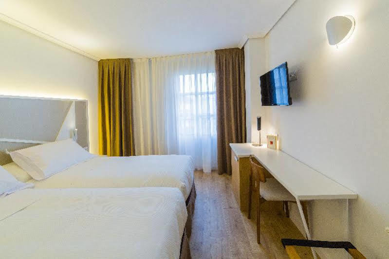 Hospedium Hotel Canitas Maite Gastronomico Casas-Ibanez Dış mekan fotoğraf